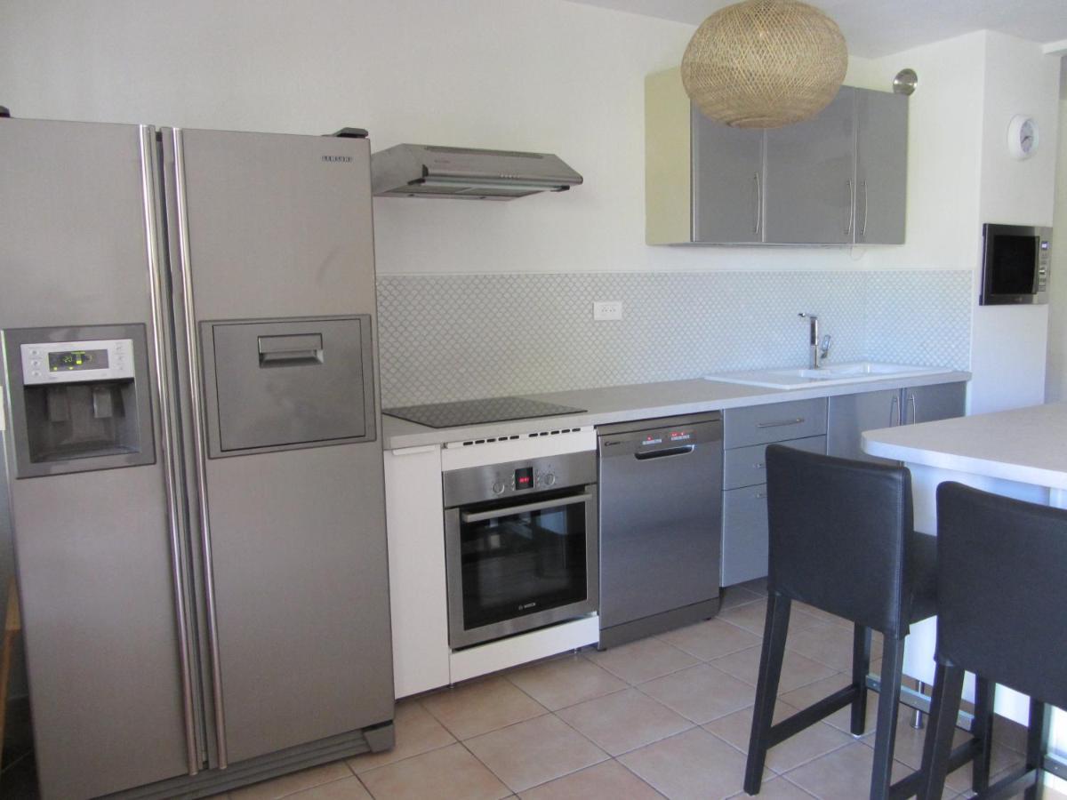 Appartement Les Cigales Rez De Jardin A 10Mn Des Plus Belles Plages Hyères Exteriör bild