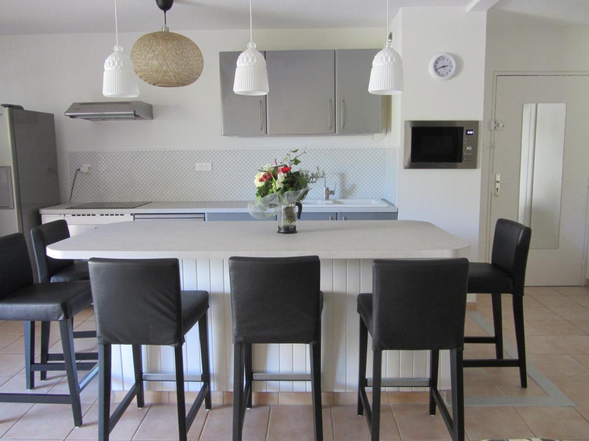 Appartement Les Cigales Rez De Jardin A 10Mn Des Plus Belles Plages Hyères Exteriör bild